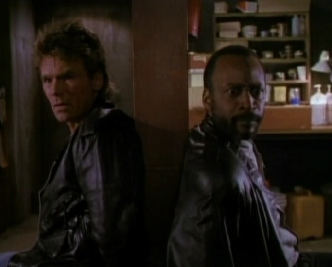 Angus MacGyver Trucs et Astuces - 6x21 Les Fr�res Colton - Mac et Frank Colton